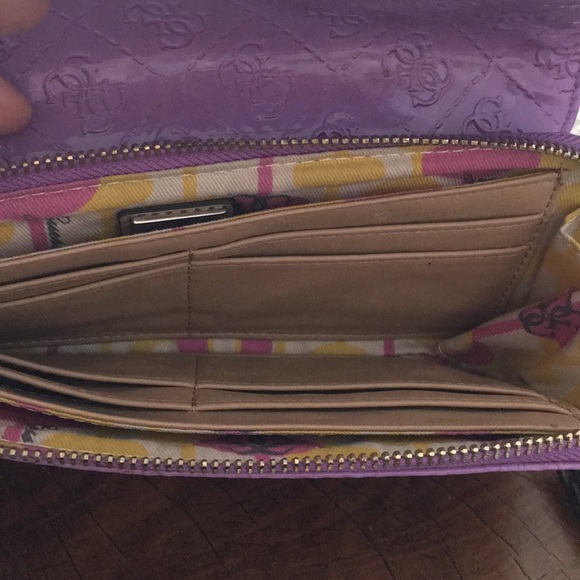 Guess clutch - Picture 3 of 3